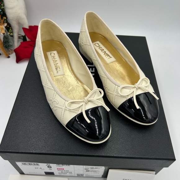 Women’s Chanel lambskin cap toe ballet flats size 37.5 made in Italy.PRISTINE - Picture 1 of 10